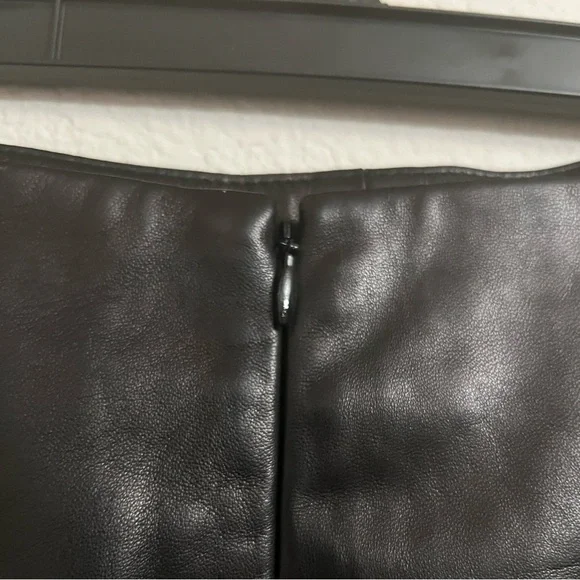 TALBOTS Black Luxe Genuine Leather Pencil Skirt Size 8 EUC (Worn Once) - Picture 4 of 9